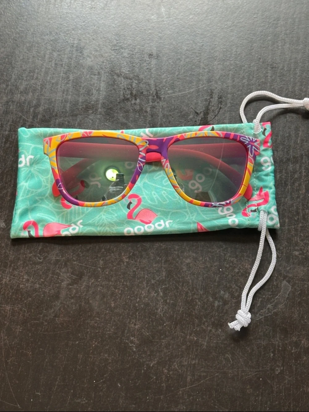 Goodr OG “Cocktail Umbrella Chic” sunglasses - LIMITED EDITION - Picture 3 of 5